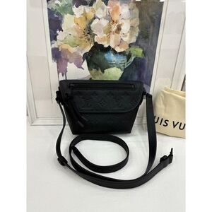 Louis Vuitton Women Pre-Loved Bag Very Good Condition